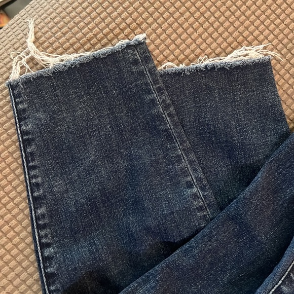Ceros jagging. Dark wash. Frayed and distressed. Great condition. Size 29. - Picture 4 of 7
